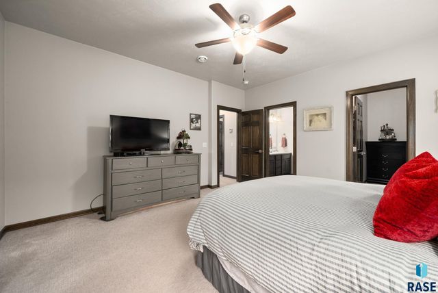 5701 S Bounty Pl Place, Sioux Falls, SD 57108