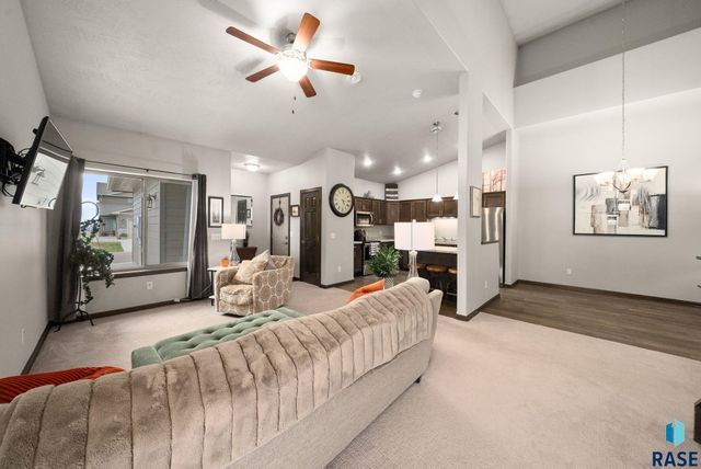 5701 S Bounty Pl Place, Sioux Falls, SD 57108