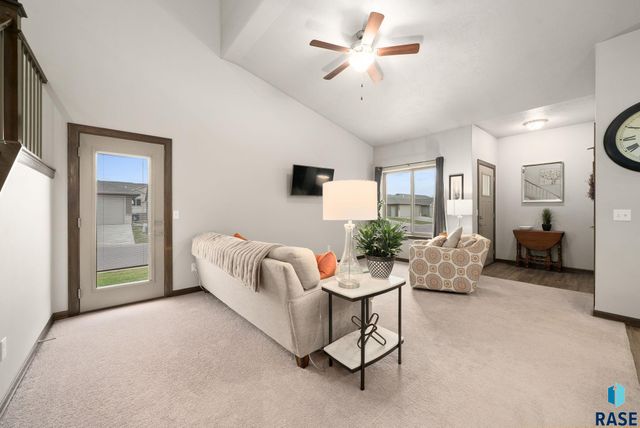 5701 S Bounty Pl Place, Sioux Falls, SD 57108