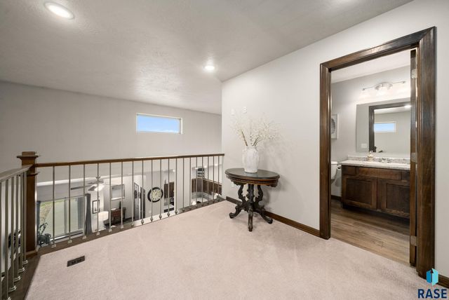 5701 S Bounty Pl Place, Sioux Falls, SD 57108