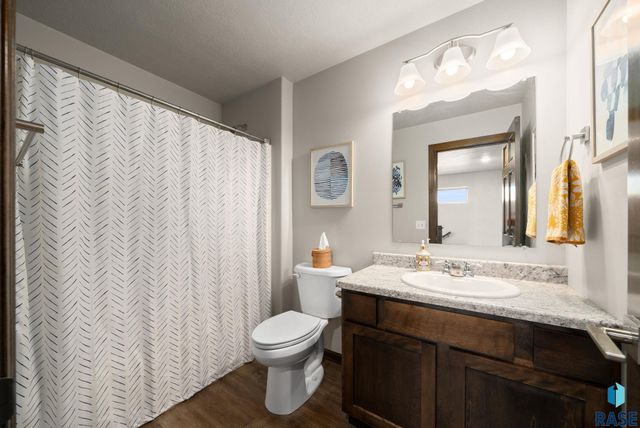 5701 S Bounty Pl Place, Sioux Falls, SD 57108