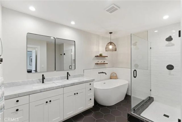 3 Rue Cannes, Newport Beach, CA 92660