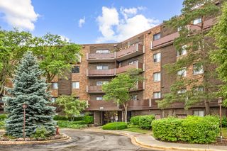 840 Wellington Avenue 218, Elk Grove Village, IL 60007
