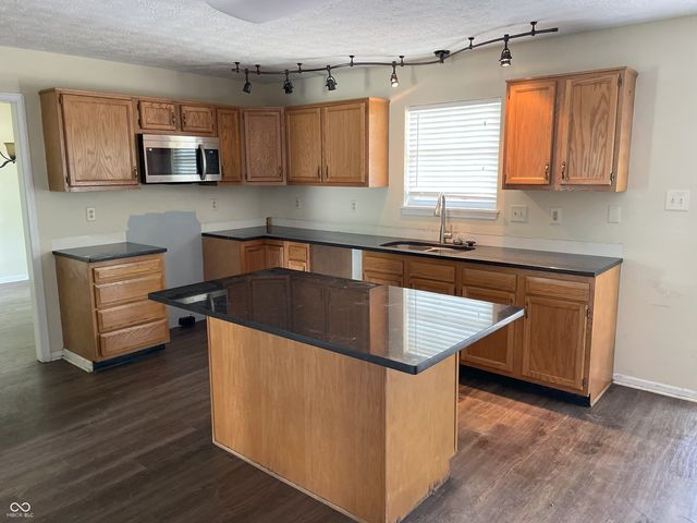 3916 Jekyll Court, Indianapolis, IN 46237