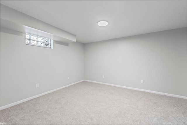 130 Calvert Avenue, Waterford Twp, MI 48328