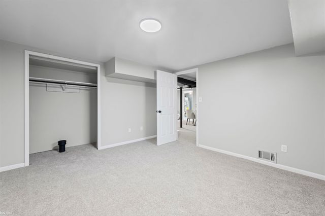 130 Calvert Avenue, Waterford Twp, MI 48328