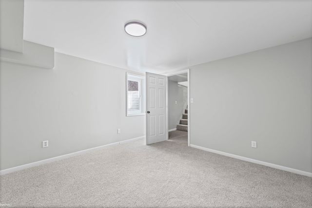 130 Calvert Avenue, Waterford Twp, MI 48328