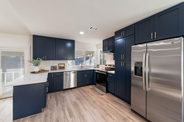 2311 Sheri Oak LN, Austin, TX 78748