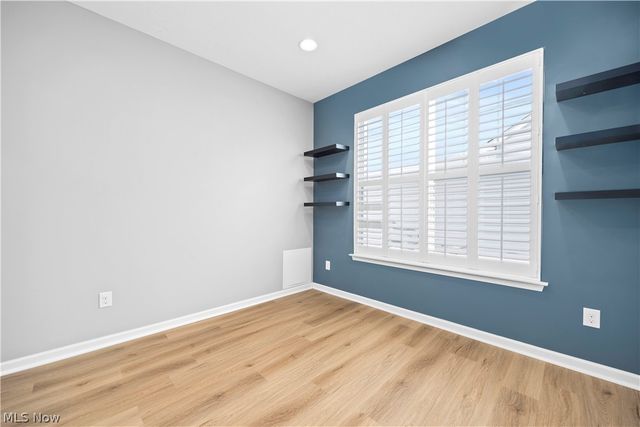 292 Kensington Way, Elyria, OH 44035