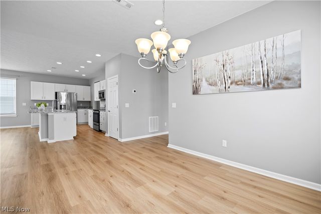 292 Kensington Way, Elyria, OH 44035