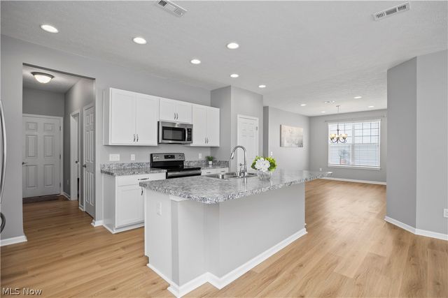 292 Kensington Way, Elyria, OH 44035