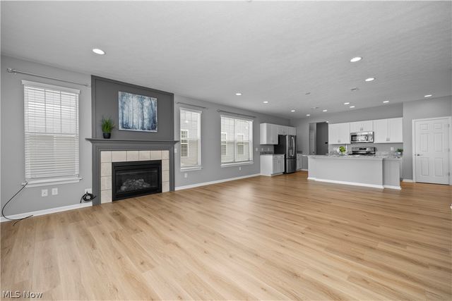 292 Kensington Way, Elyria, OH 44035