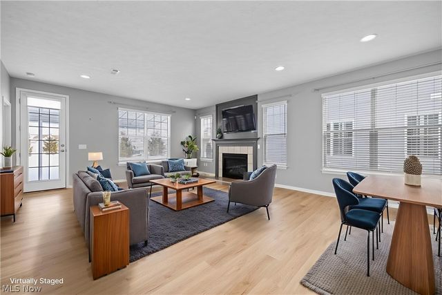 292 Kensington Way, Elyria, OH 44035