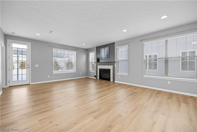 292 Kensington Way, Elyria, OH 44035