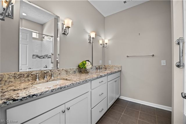 292 Kensington Way, Elyria, OH 44035