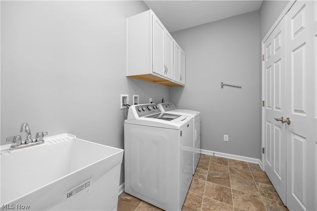 292 Kensington Way, Elyria, OH 44035