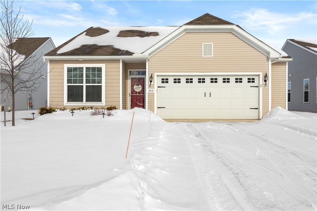 292 Kensington Way, Elyria, OH 44035