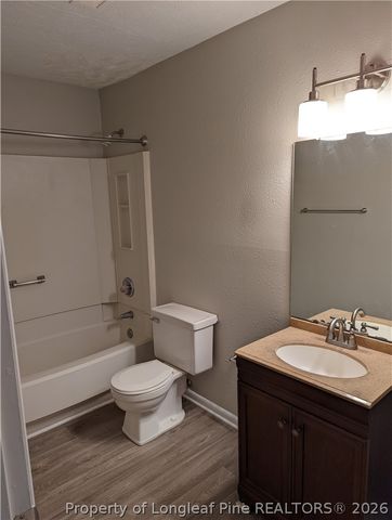 911 Applewood Lane, Fayetteville, NC 28303