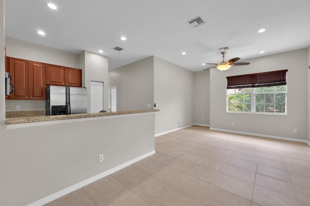 4851 Bonsai Circle 213, Palm Beach Gardens, FL 33418