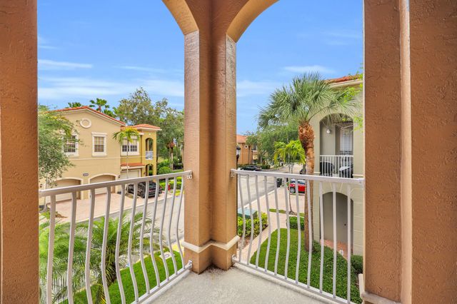 4851 Bonsai Circle 213, Palm Beach Gardens, FL 33418