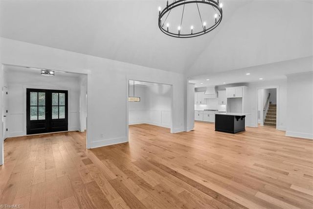 5090 Southern Pines Drive, Kernersville, NC 27284