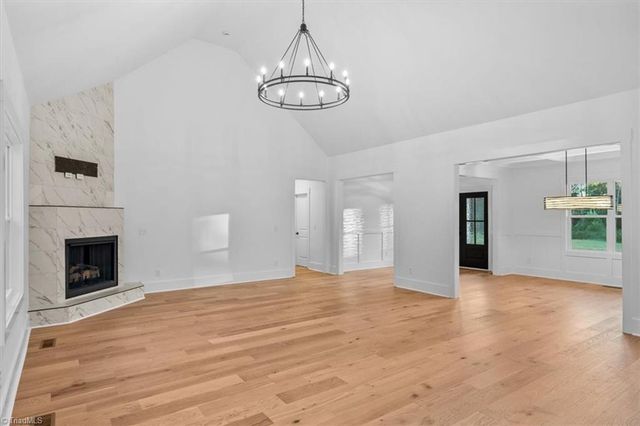 5090 Southern Pines Drive, Kernersville, NC 27284