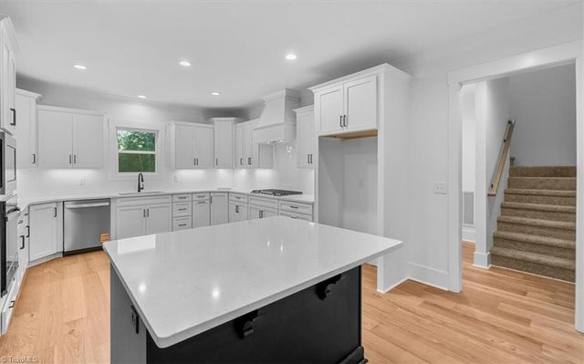 5090 Southern Pines Drive, Kernersville, NC 27284