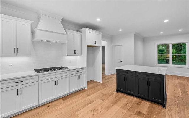 5090 Southern Pines Drive, Kernersville, NC 27284