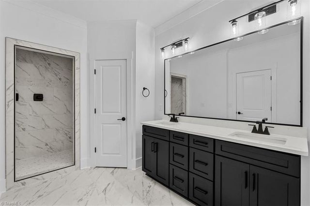 5090 Southern Pines Drive, Kernersville, NC 27284