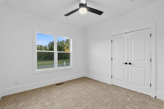 5090 Southern Pines Drive, Kernersville, NC 27284