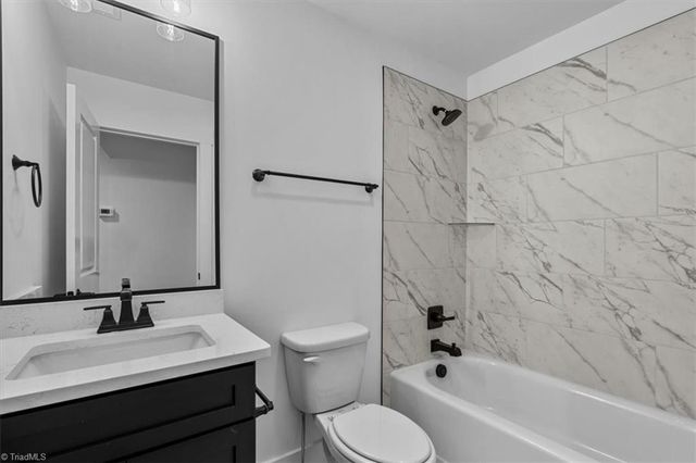 5090 Southern Pines Drive, Kernersville, NC 27284