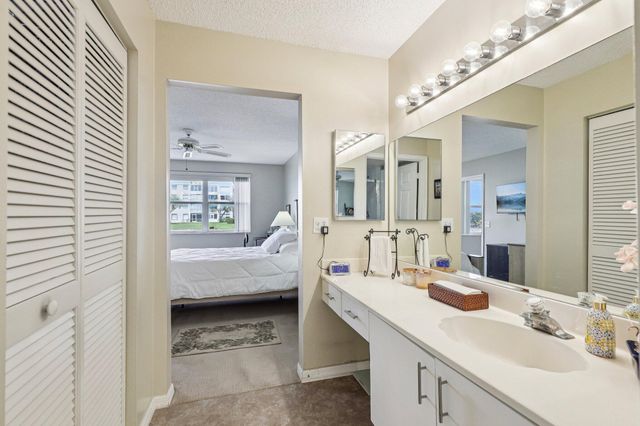 10208 NW 24th Place 102, Sunrise, FL 33322