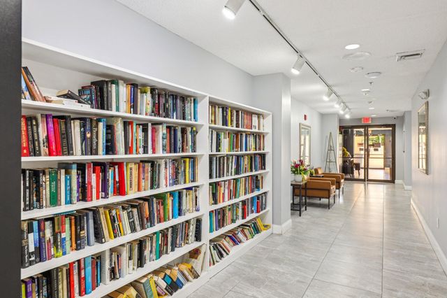 10208 NW 24th Place 102, Sunrise, FL 33322