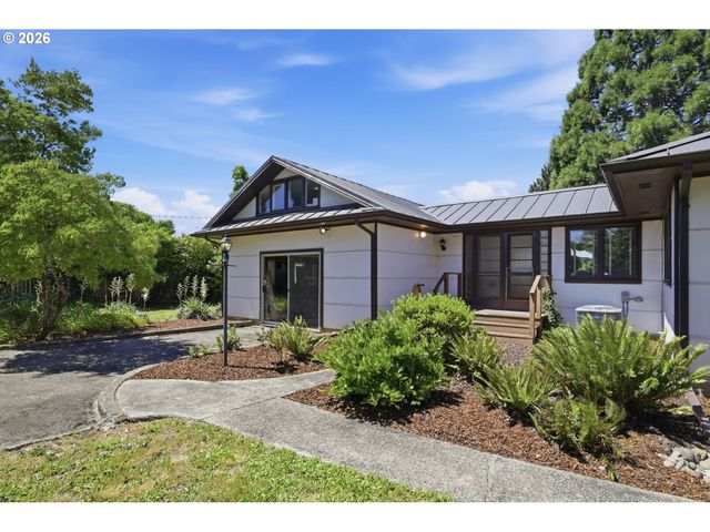 110 CORLISS Ln, Eugene, OR 97404