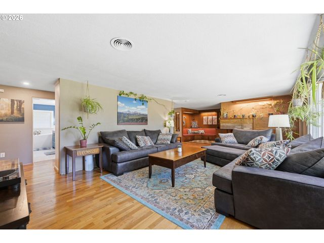 110 CORLISS Ln, Eugene, OR 97404