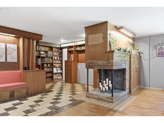 110 CORLISS Ln, Eugene, OR 97404