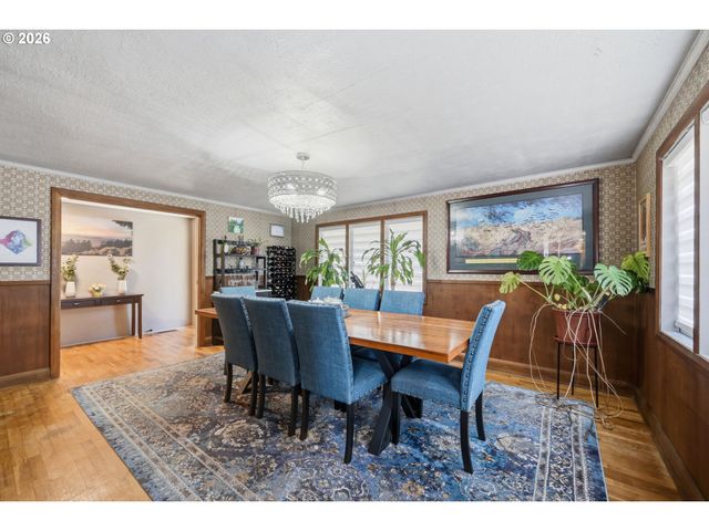 110 CORLISS Ln, Eugene, OR 97404