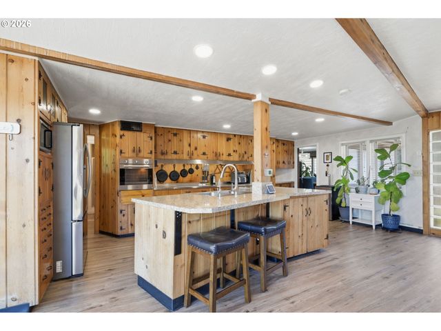 110 CORLISS Ln, Eugene, OR 97404