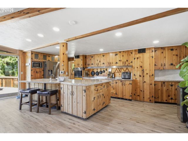 110 CORLISS Ln, Eugene, OR 97404