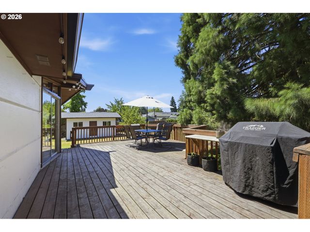 110 CORLISS Ln, Eugene, OR 97404