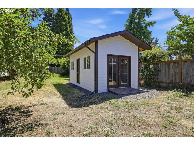 110 CORLISS Ln, Eugene, OR 97404