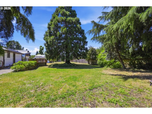 110 CORLISS Ln, Eugene, OR 97404