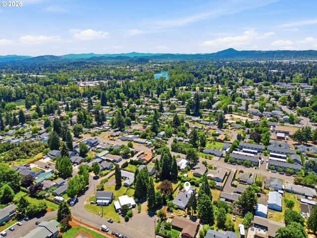 110 CORLISS Ln, Eugene, OR 97404