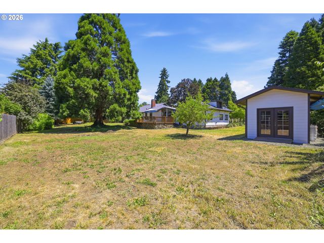 110 CORLISS Ln, Eugene, OR 97404