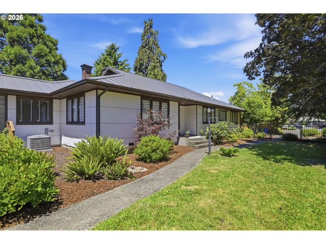 110 CORLISS Ln, Eugene, OR 97404
