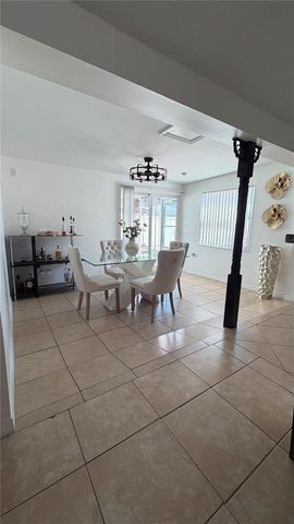 6713 WILLOW SPRING COURT, Tampa, FL 33615