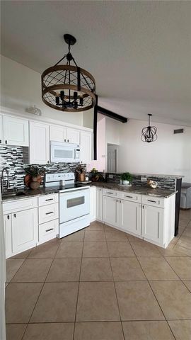 6713 WILLOW SPRING COURT, Tampa, FL 33615