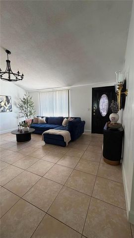 6713 WILLOW SPRING COURT, Tampa, FL 33615
