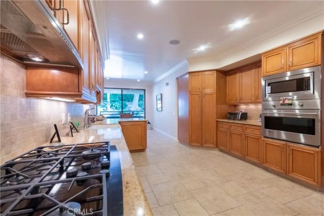 4774 Park Encino 206, Encino, CA 91436