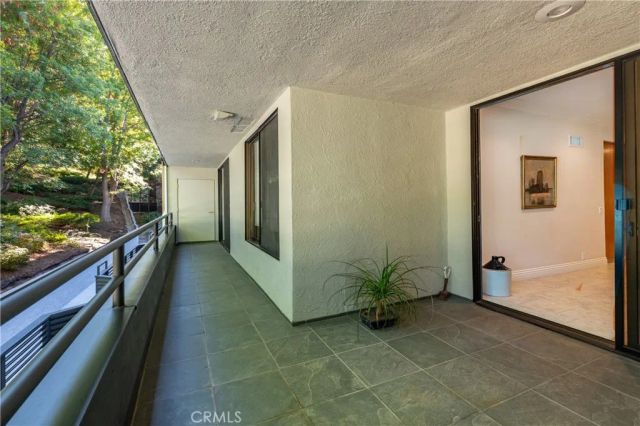 4774 Park Encino 206, Encino, CA 91436